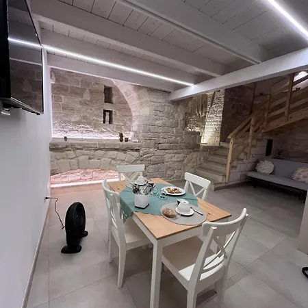 Epoca House *